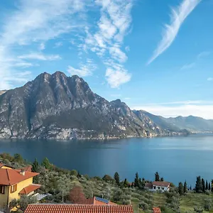 Bella Vista Riva di Solto